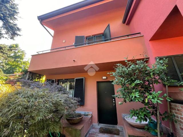 Villa Schiera in vendita a Correzzana, Lombardia