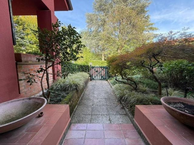 Villa Schiera in vendita a Correzzana, Monza e della Brianza