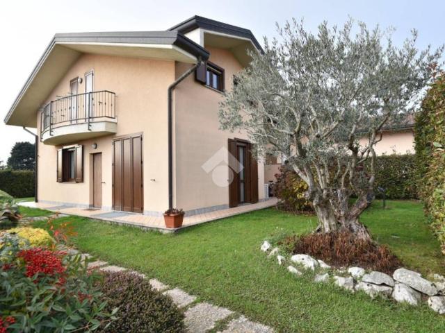 Villa Schiera in vendita a Casotto, Correzzana
