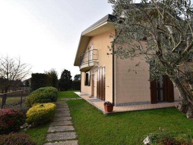 Villa Schiera in vendita a Casotto, Correzzana