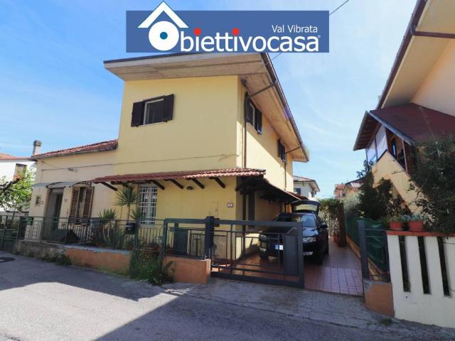 Villa Schiera in vendita a Unione dei Comuni della Val Vibrata, Corropoli