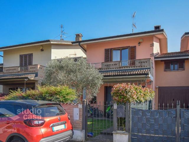 Villa Schiera in vendita a Corte Palasio, Lombardia