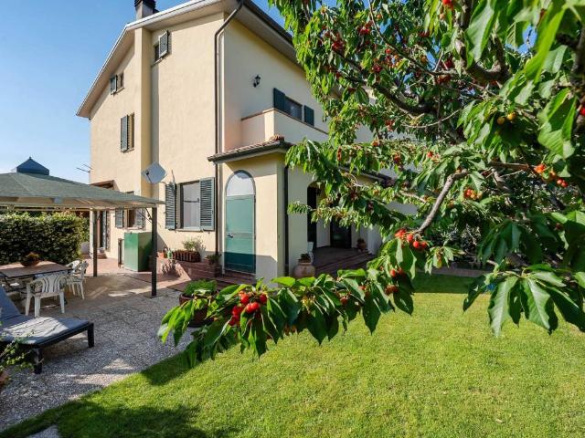 Villa Schiera in vendita a Cortona, Toscana