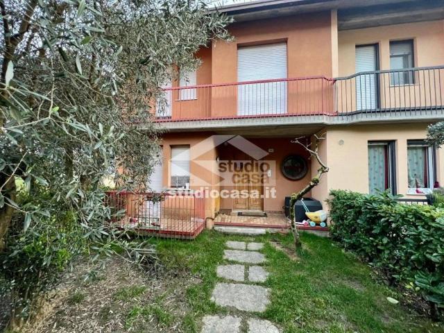 Villa Schiera in vendita a Branico, Costa Volpino