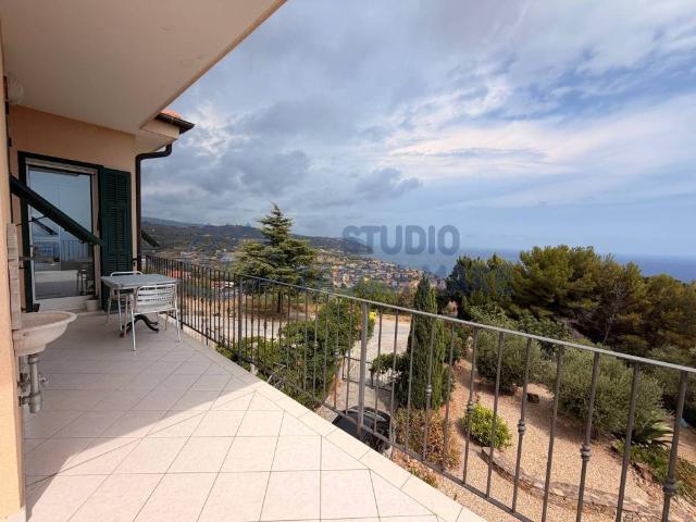 Villa Schiera in vendita a Costarainera, Liguria
