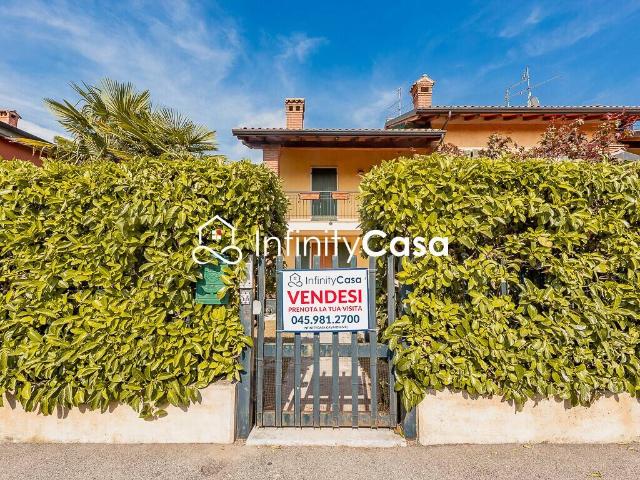 Villa Schiera in vendita a Gazzoli, Costermano