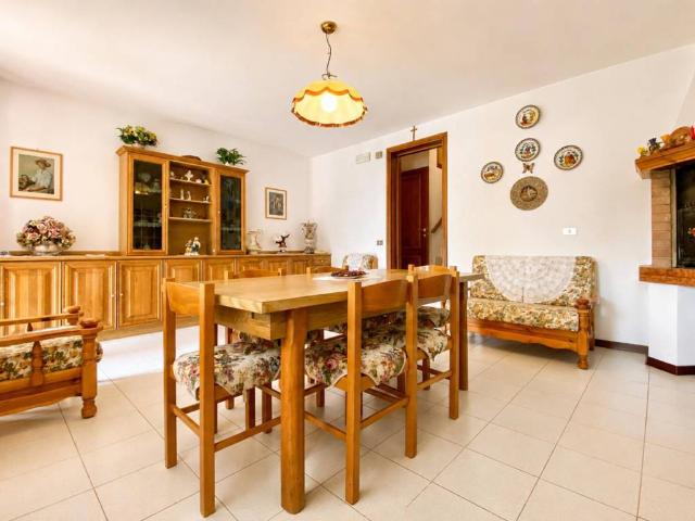 Villa Schiera in vendita a Olmo, Creazzo
