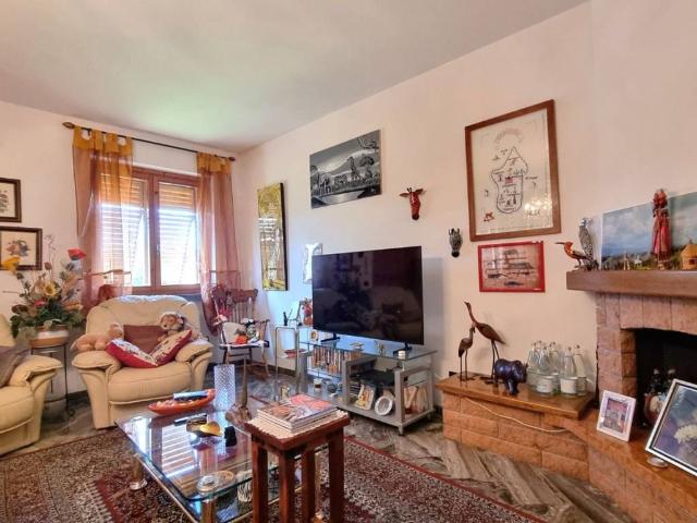 Villa Schiera in vendita a Crespina Lorenzana, Laura