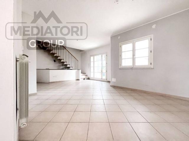 Villa Schiera in vendita a Crespina Lorenzana, Cenaia