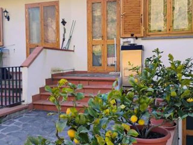 Villa Indipendente in vendita a Crespina Lorenzana, Toscana