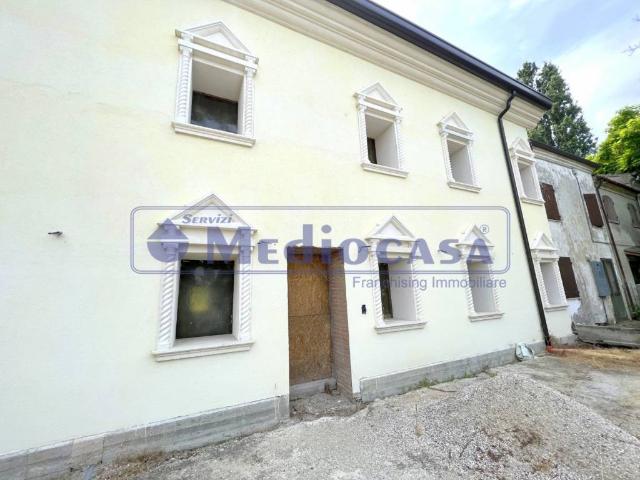 Villa Schiera in vendita a Crespino, Veneto