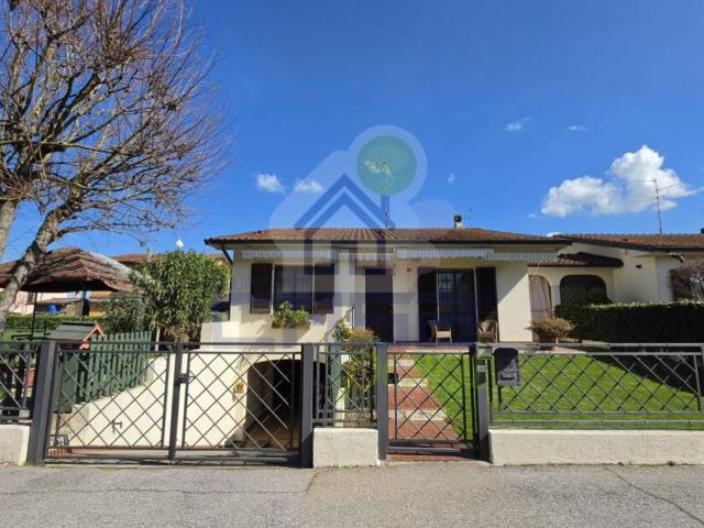 Villa Schiera in vendita a Crotta D'adda, Lombardia