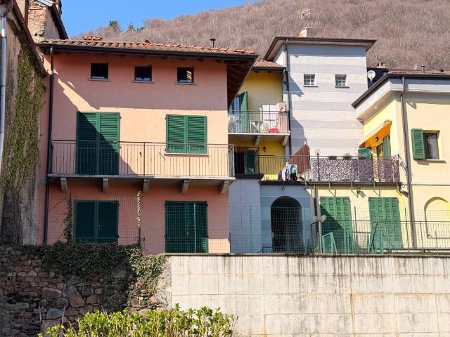 Villa Schiera in vendita a Comunità Montana del Piambello, Cuasso Al Monte