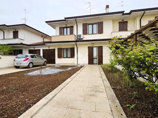 Villa Schiera in vendita a San Silvestro, Curtatone