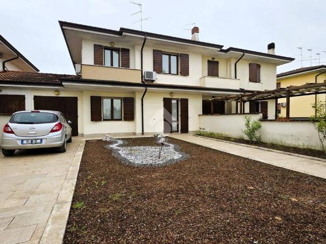 Villa Schiera in vendita a San Silvestro, Curtatone
