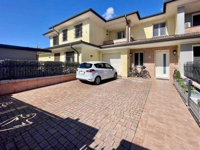 Villa Schiera in vendita a San Silvestro, Curtatone