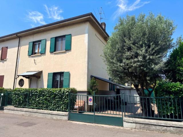 Villa Schiera in vendita a Mariano al Brembo, Dalmine