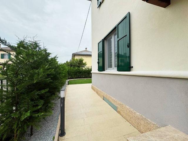 Villa Schiera in vendita a Quartiere operaio Mario Garbagni, Dalmine