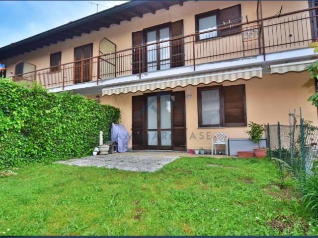 Villa Schiera in vendita a Daverio, Lombardia
