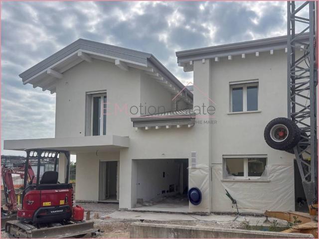 Villa Schiera in vendita a Desenzano Del Garda, Brescia