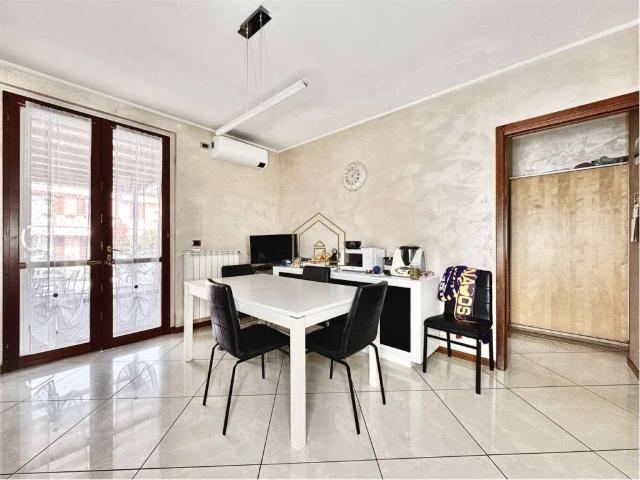Villa Schiera in vendita a Rivoltella del Garda, Desenzano Del Garda