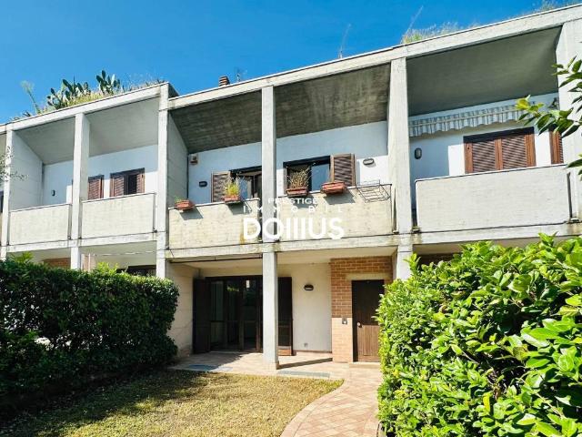 Villa Schiera in vendita a Rivoltella del Garda, Desenzano Del Garda