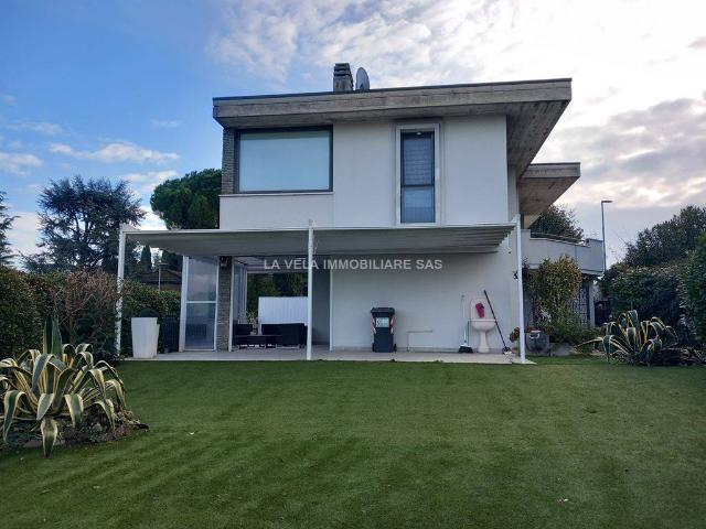 Villa Schiera in vendita a Rivoltella del Garda, Desenzano Del Garda