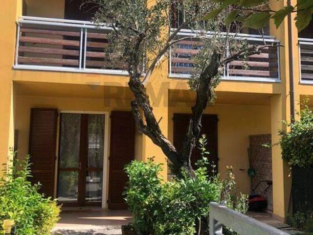 Villa Schiera in vendita a Rivoltella del Garda, Desenzano Del Garda