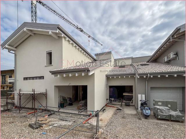 Villa Schiera in vendita a Desenzano Del Garda, Brescia
