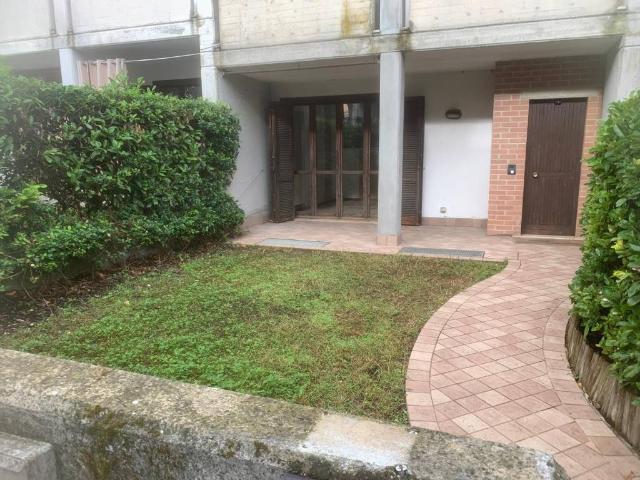 Villa Schiera in vendita a Rivoltella del Garda, Desenzano Del Garda
