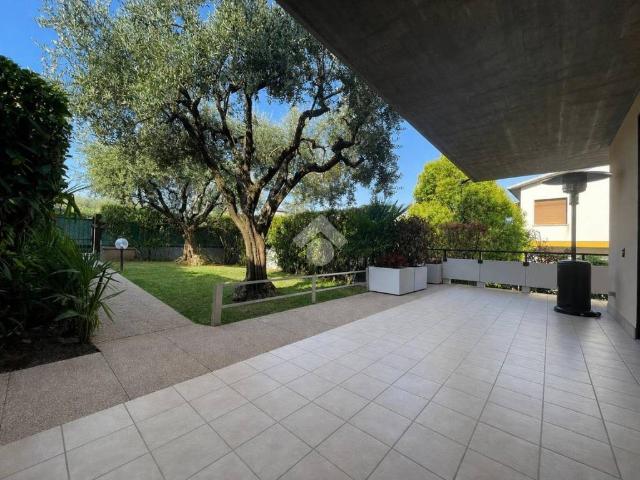 Villa Schiera in vendita a Desenzano del Garda, Brescia