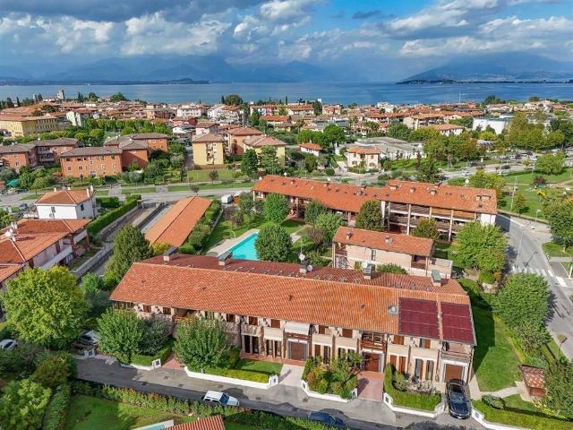 Villa Schiera in vendita a Rivoltella del Garda, Desenzano Del Garda
