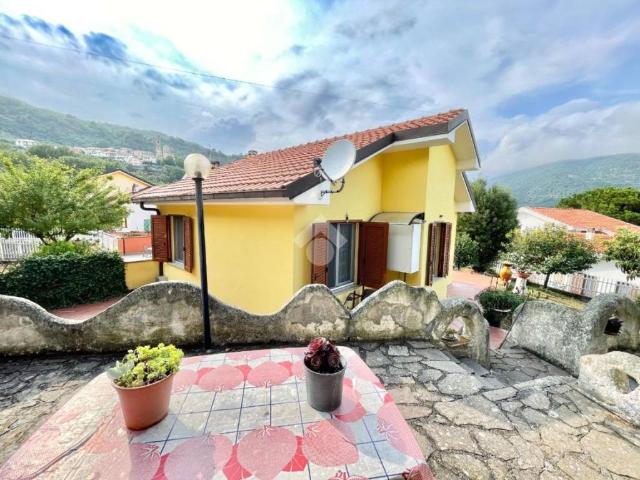 Villa Schiera in vendita a Diano Arentino, Liguria