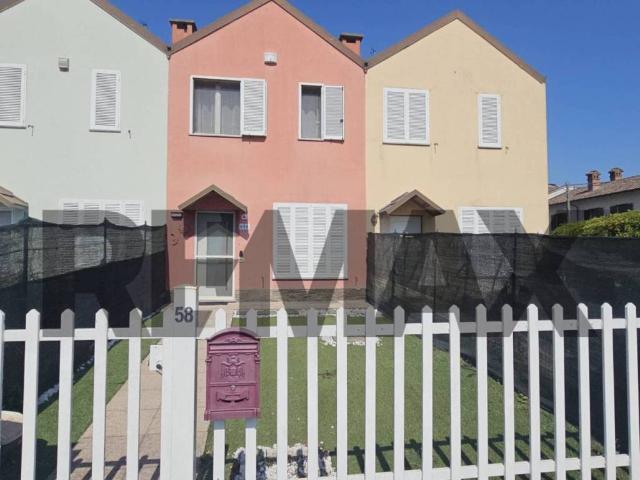 Villa Schiera in vendita a Dorno, Lombardia