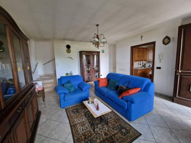 Villa Schiera in vendita a Dosolo, Lombardia