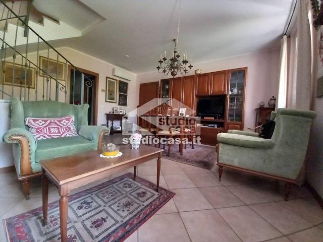 Villa Schiera in vendita a Roncadello, Dovera