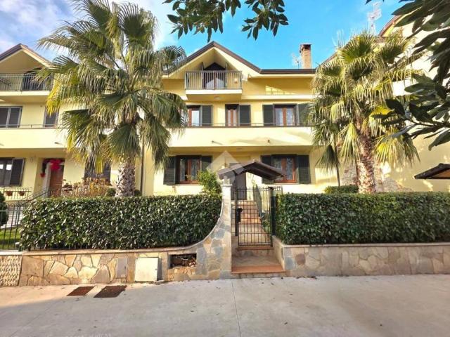 Villa Schiera in vendita a Durazzano, Campania