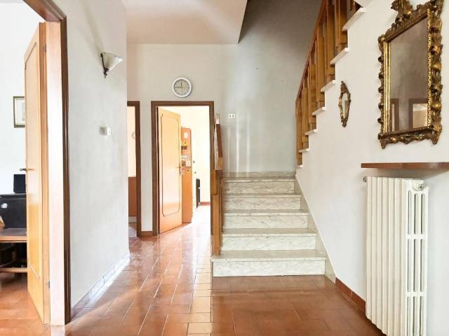 Villa Schiera in vendita a Unione dei Comuni Circondario dell'Empolese Valdelsa, Empoli
