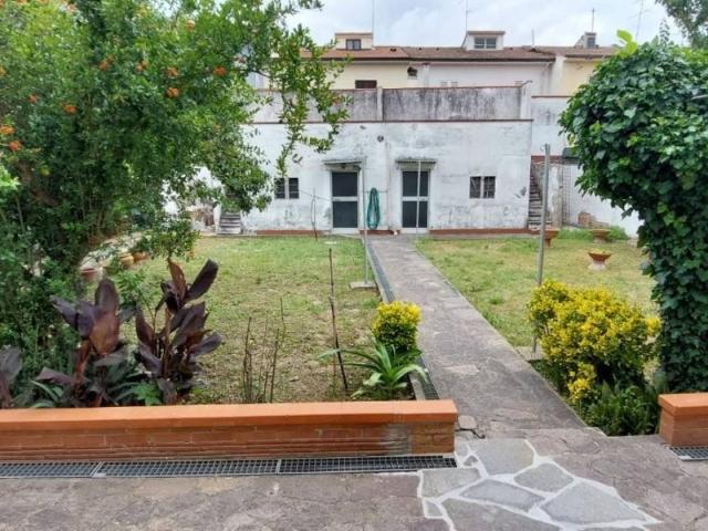 Villa Schiera in vendita a Unione dei Comuni Circondario dell'Empolese Valdelsa, Empoli