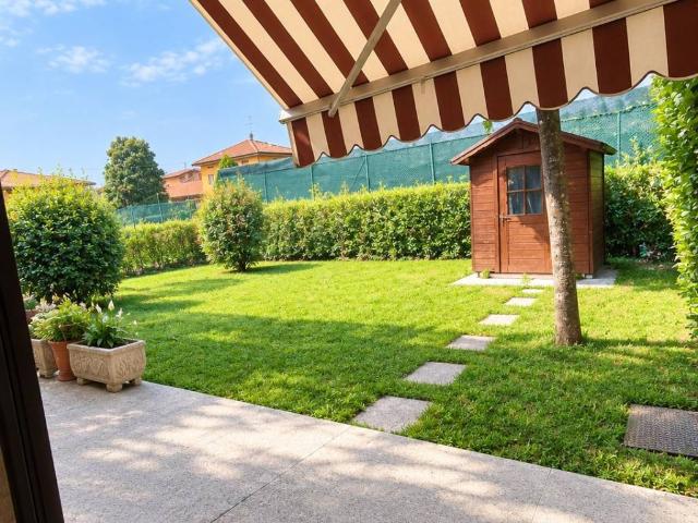 Villa Schiera in vendita a Cassina Mariaga, Erba