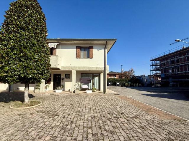 Villa Schiera in vendita a Este, Veneto
