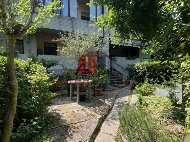 Villa Schiera in vendita a Quartiere Centro Sud, Faenza