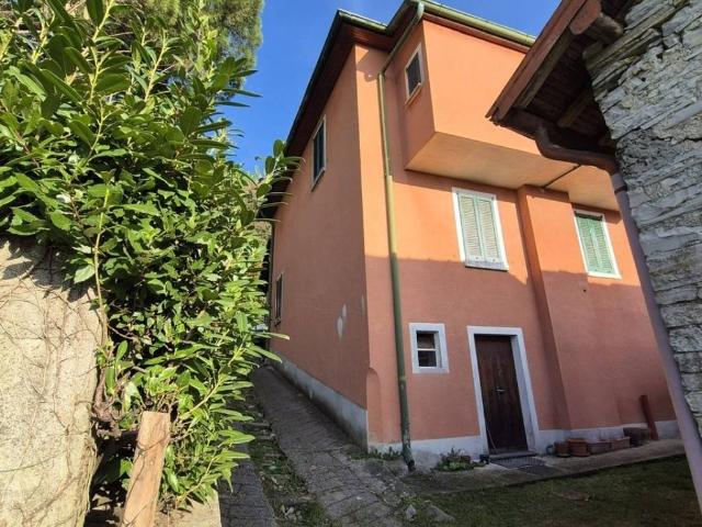 Villa Schiera in vendita a Faggeto Lario, Lombardia