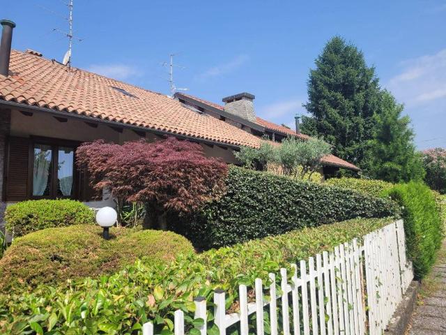 Villa Schiera in vendita a Fagnano Olona, Lombardia