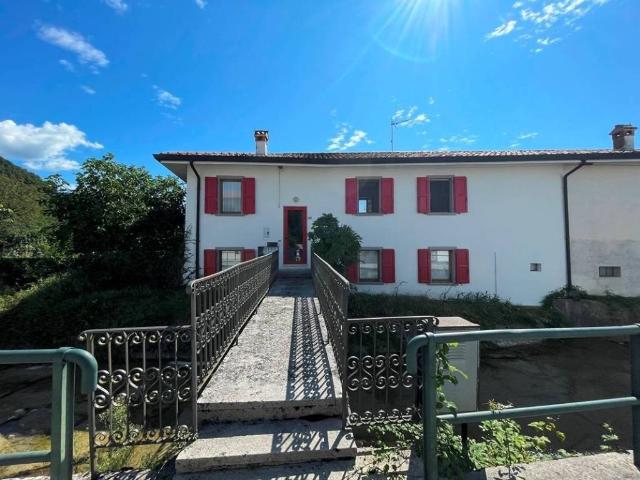 Villa Schiera in vendita a Fanna, Friuli-Venezia Giulia