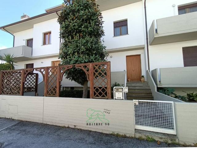 Villa Schiera in vendita a Marche, Pesaro E Urbino