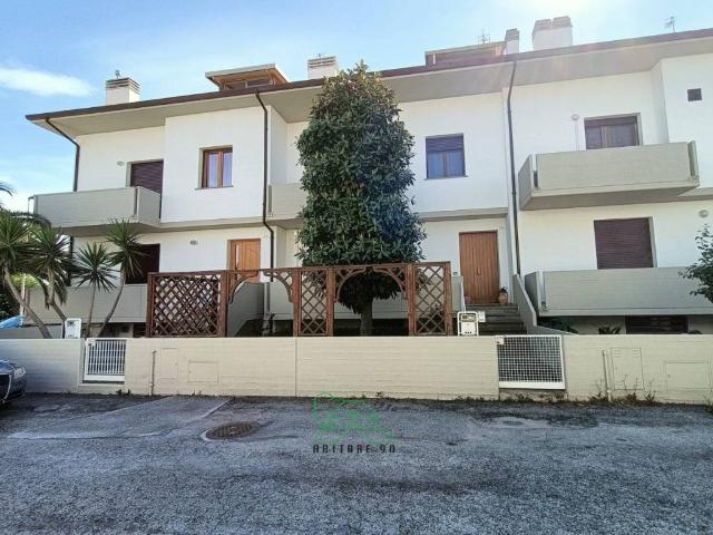 Villa Schiera in vendita a Marche, Pesaro E Urbino