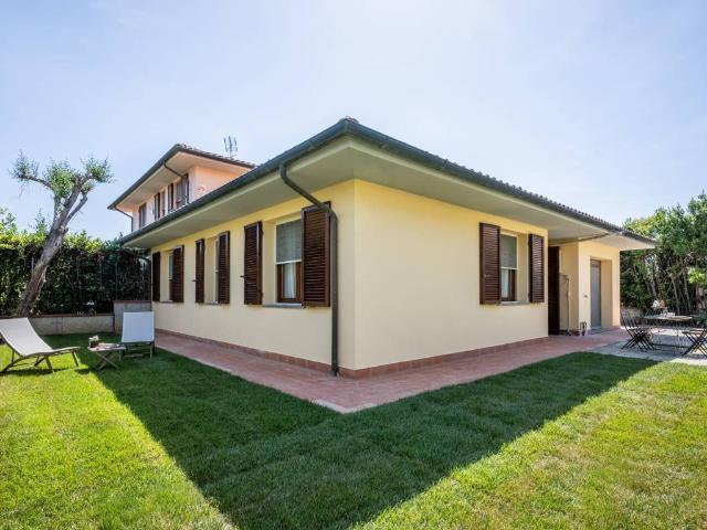 Villa Schiera in vendita a Zona Commerciale Valtriano, Fauglia