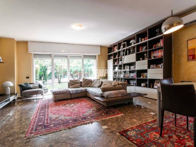 Villa Schiera in vendita a Fenegrò, Lombardia