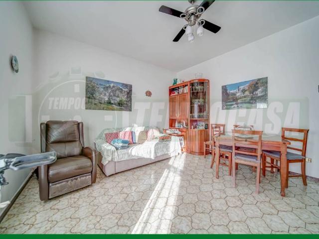 Villa Schiera in vendita a Ferno, Lombardia